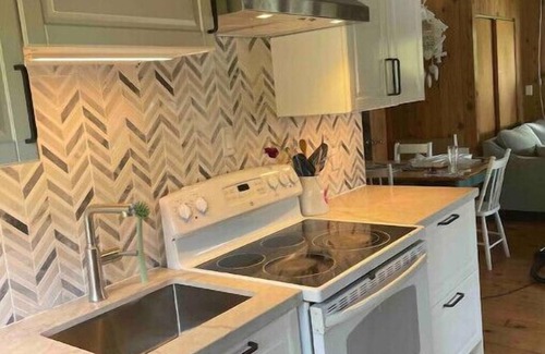 Quinte West Cottage | Tranquility on the Trent