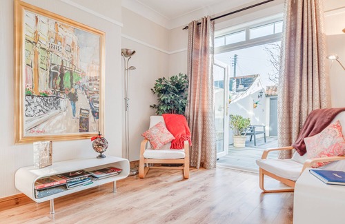 Portrush Cottage | TRANQUILITY, pet friendly, with open fire in Portrush