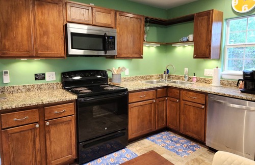 Medina Cottage | Tranquility, privacy, and great wifi!