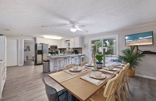 Isle of Palms House | Tranquility by Mayo w/Heated Pool Mins to Beach