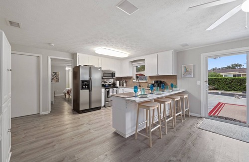 Isle of Palms House | Tranquility by Mayo w/Heated Pool Mins to Beach