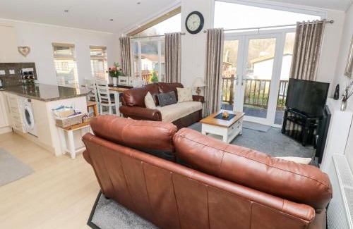 Narberth House | Tranquillity - Heritage Park
