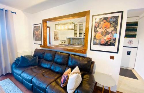 Ghimbav Apartment | Transylvania Petals