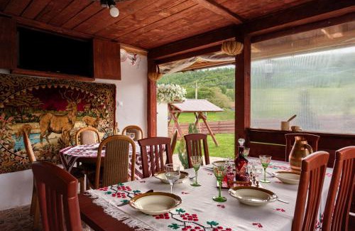 Bratca House | Transylvanian Home - Mountain View, BBQ & Pool