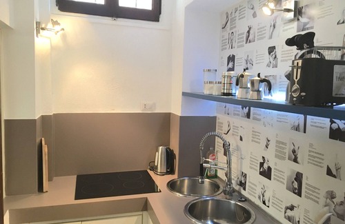 Trastevere Apartment | Trastevere brickwork heart of rome