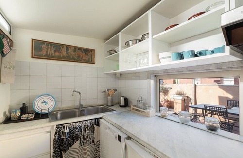 Quartiere XI Portuense Apartment | Trastevere Romantic Terraced Apartment