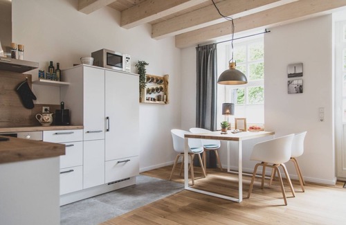 Upleward Apartment | Traumhafte Ferienwohnung in Direkter Nähe zum Meer und Wunderschönem Garten - Gulfhof Boomgaarden