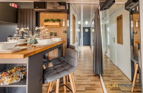 Bad Saarow Boat Rental | TraumZeitBoot Helmut - exklusiver Festlieger in perfekter Lage am Scharmützelsee Bad Saarow