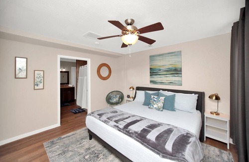 Northside House | Travel through the World - Missions House - Sleeps 11