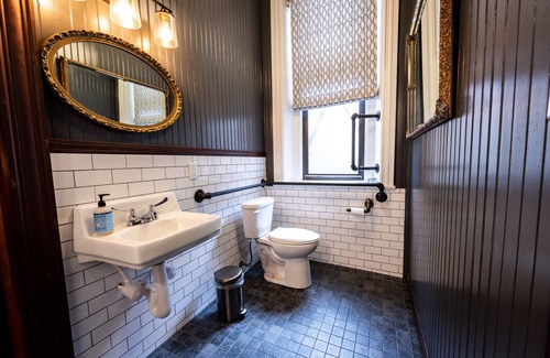 South Side Flats Hotel | Traveler's Rest Hotel