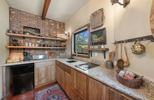 Fredericksburg Cabin | Traveler
