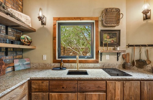 Fredericksburg Cabin | Traveler