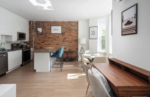 Mile End Apartment | Traveler’s Haven - Chic 1BR in Mile End/Plateau