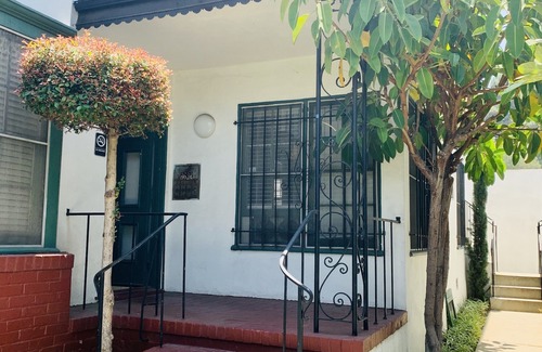 Downtown Los Angeles Apartment | Traveling Healthcare-workers, NURSES, Corporate Travelers. a 60 Night Minimum.