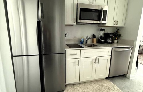 Winter Haven Apartment | Traveling workers 1bed and living space/pets friendly