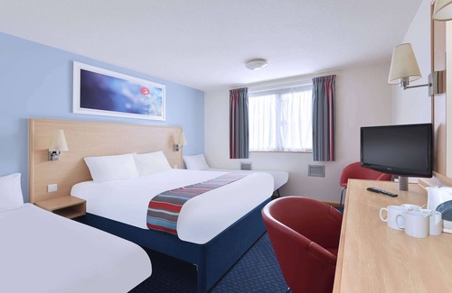Thrapston Hotel | Travelodge Kettering Thrapston