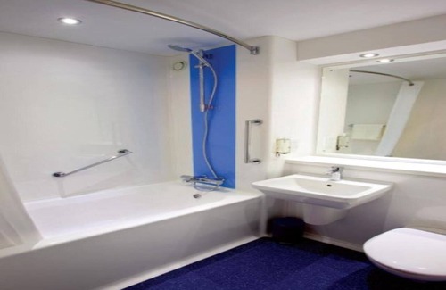 Thrapston Hotel | Travelodge Kettering Thrapston