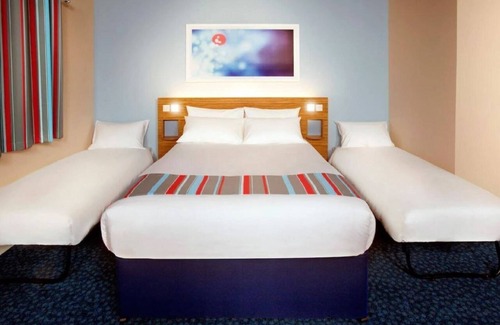 Thrapston Hotel | Travelodge Kettering Thrapston