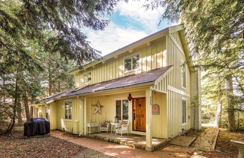 Traverse City Cottage | Traverse City, MI Old Mission Point-beach front serenity, swimming and sunsets
