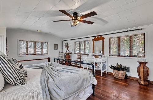 Branson House | Treasure Cottage