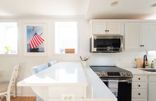 Yachting Village Condo | Treasure on Thames