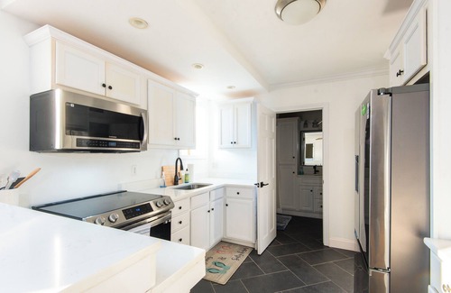 Yachting Village Condo | Treasure on Thames
