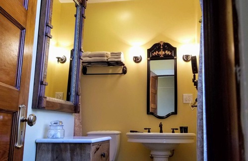 Front Park Bed & Breakfast | Treat yourself to Victorian charm