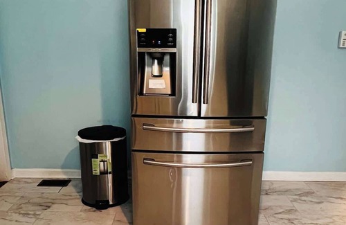 Pine Forest House | Tree Farm Stay Fire Pit & Grill WOW-King Suite