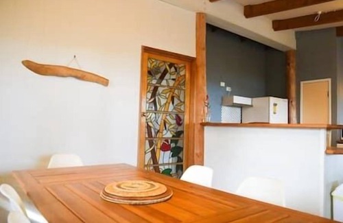 Point Lookout House | Tree & Sea - huge dual living, sleeps 11