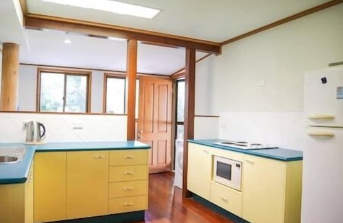Point Lookout House | Tree & Sea - huge dual living, sleeps 11