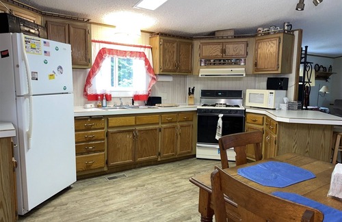 Park Falls House | Tree Top Retreat | 3 Bed, 2 Bath