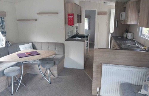 St Leonards-On-Sea House | Tree tops - 2 bedrooms sleeps 6 (D/F)