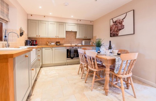 Temple Guiting House | Tree Tops House
