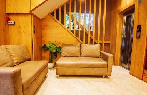 Prabhadevi Hotel | Treebo Amber Imperial