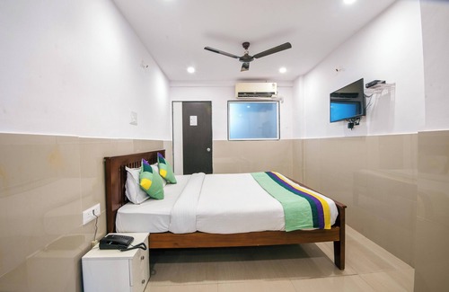 Phase 1 Hotel | Treebo Empire Executive Premium, Hinjewadi