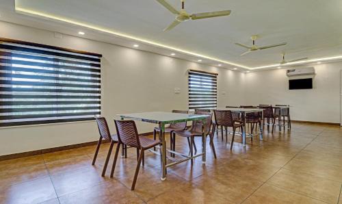 Nedumbassery Hotel | Treebo Golden Terminal, Kochi Airport