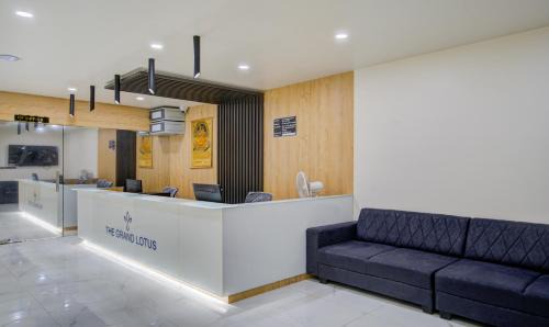 Udhna Hotel | Treebo Grand Lotus - 3 km from Textile Market