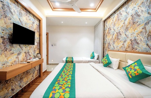 Bhopal Hotel | Treebo Lotus Blue