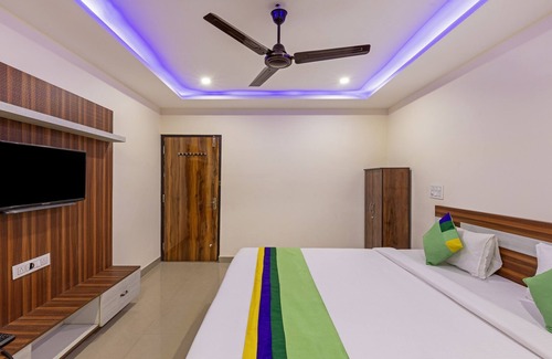 Bengaluru Hotel | Treebo Nandi Comforts, Peenya