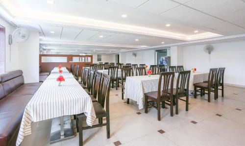 Mysore Hotel | Treebo Premium Akshaya Mahal Inn