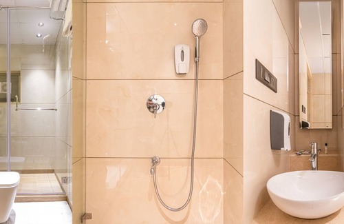 Thane West Hotel | Treebo Premium Heritage Grand, Thane