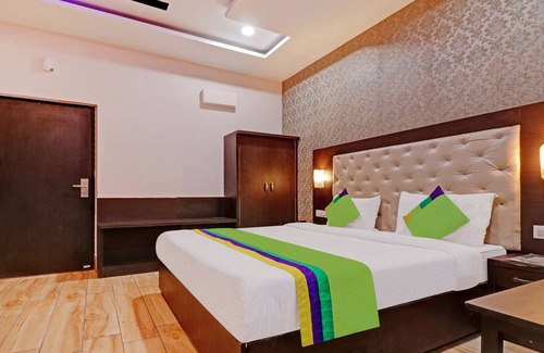 Bhagsu Nag Hotel | Treebo Trend Akashdeep