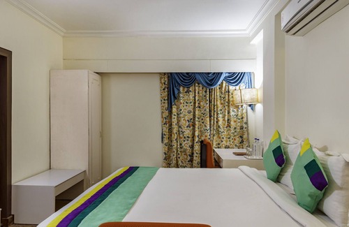 Navrangpura Hotel | Treebo Trend Crown