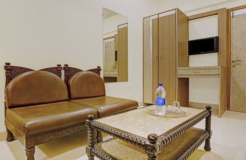 Parel Hotel | Treebo Trend Hiramani Parel Lalbaug