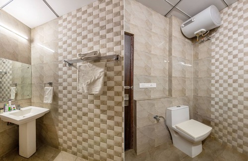 Gurugram Hotel | Treebo White Rock, Sohna Road