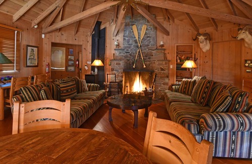 Brockway House | Treehouse Getaway w/ Lake Views, Private Hot Tub & BBQ, Short Walk to Beach