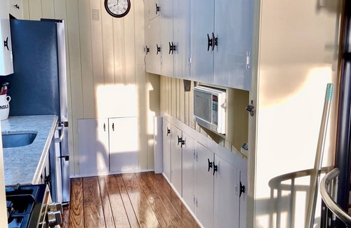Rushville Cottage | Treehouse on Canandaigua Lake-5+ bdrm, Hot Tub!