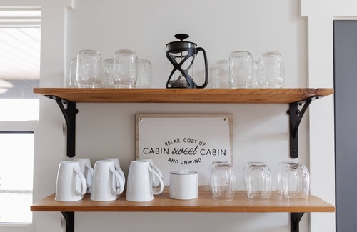 Black Mountain Cottage | Treetop Cottage - King, Private-In Town, XL Porch, Smart TVs, WD