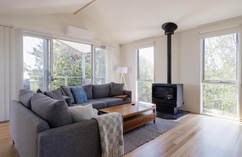 Tootgarook House | Treetop Tides - Scenic Tootgarook Coastal Getaway