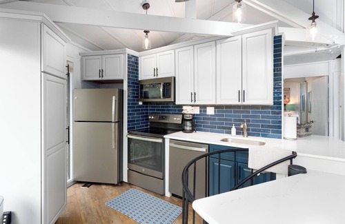 Village of Four Seasons Cottage | Treetop Village #15, Outdoor Pool steps away, Sleeps 8, Pet-friendly, 13 MM